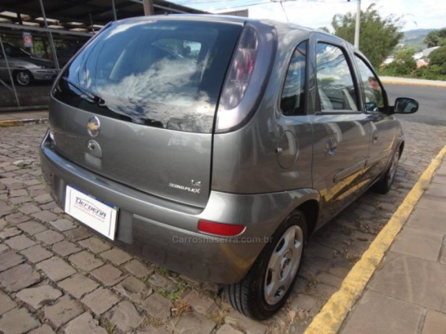 CHEVROLET - CORSA - 2011/2012 - Cinza - R$ 35.000,00