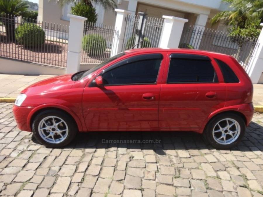 CHEVROLET - CORSA - 2004/2004 - Vermelha - R$ 22.000,00