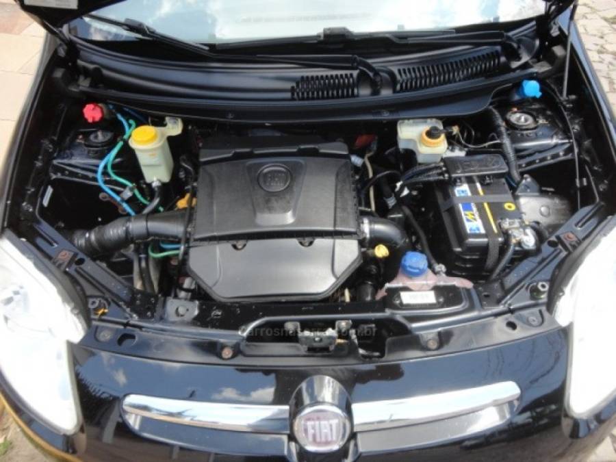 FIAT - PALIO - 2012/2013 - Preta - R$ 39.000,00