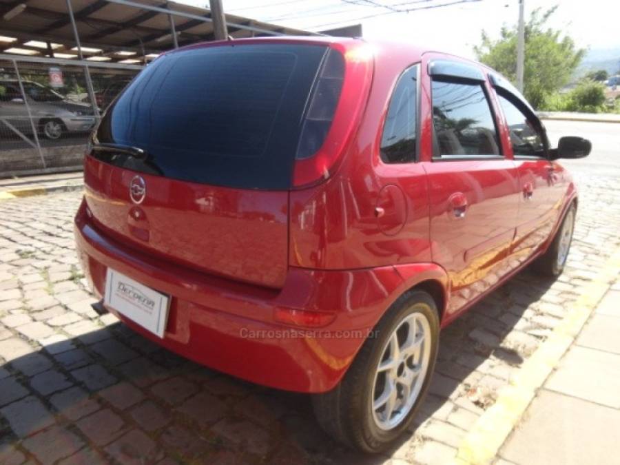 CHEVROLET - CORSA - 2004/2004 - Vermelha - R$ 22.000,00