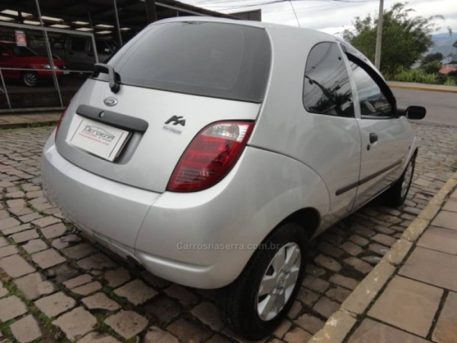 FORD - KA - 2006/2007 - Prata - R$ 18.500,00