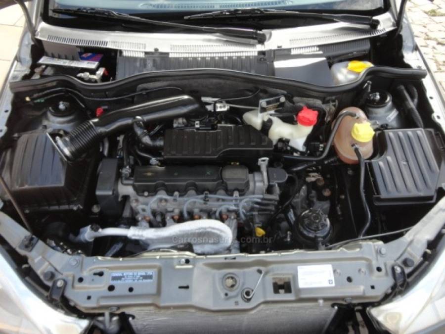 CHEVROLET - CORSA - 2011/2012 - Cinza - R$ 35.000,00