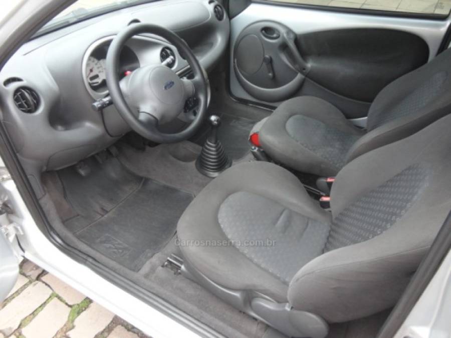 FORD - KA - 2006/2007 - Prata - R$ 18.500,00