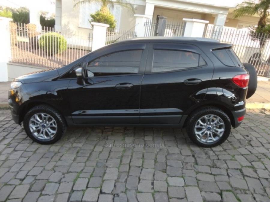 FORD - ECOSPORT - 2015/2015 - Preta - R$ 60.000,00