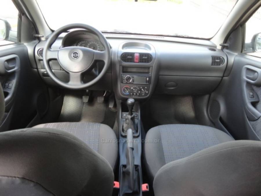 CHEVROLET - CORSA - 2011/2012 - Cinza - R$ 35.000,00